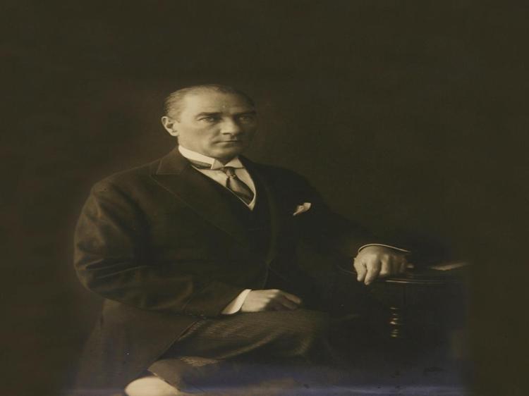 BAŞKA SERİ FOTOĞRAFLARI DA OLABİLİR