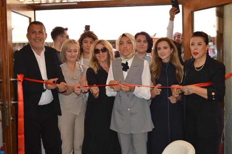 ‘SOFRALAR YALNIZCA KARIN DOYURMAK İÇİN DEĞİLDİR’