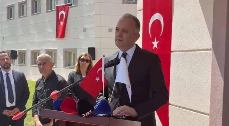 BİZİMLE GÜLDÜ, BİZİMLE AĞLADI