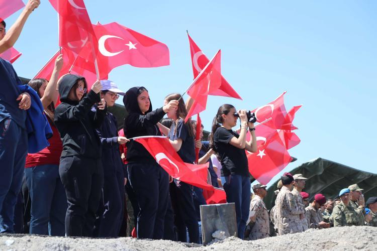 ÖĞRENCİLERLE HATIRA FOTOĞRAFI