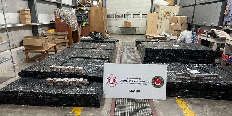 İÇLERİ OYULAN KERESTE İÇİNDE 115 BİN PAKET SİGARA