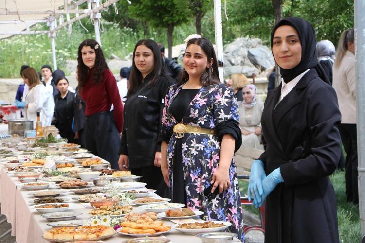 BU TOPRAKLARIN DEĞERLERİNİ ULUSLARARASI ALANA TAŞIMAK İSTİYORUZ