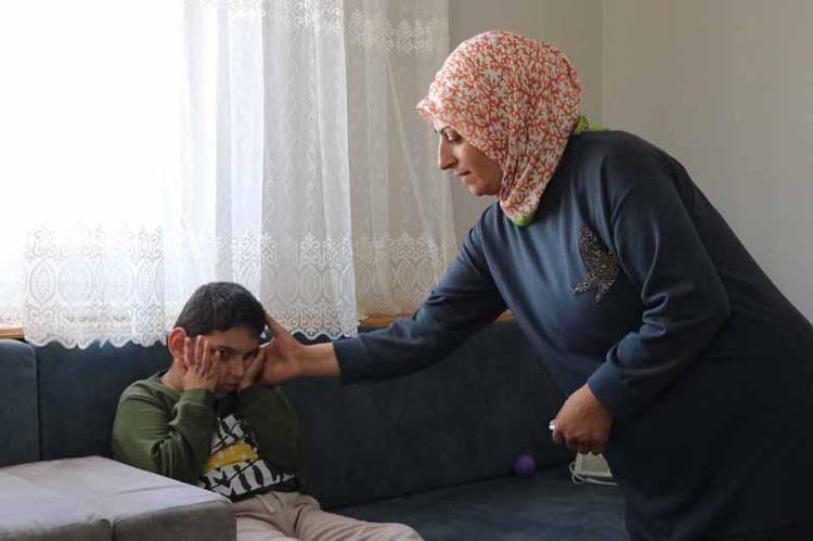 SANKİ UZAYDAN GELMİŞİZ GİBİ