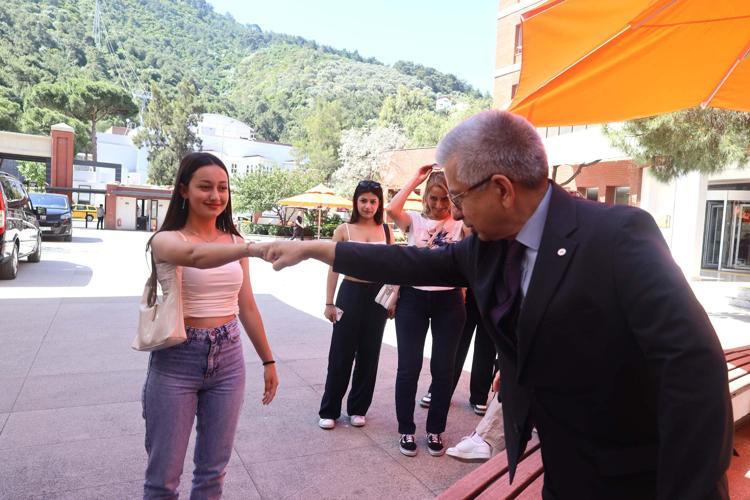 15 YAŞ ÜSTÜ HER 3 KİŞİDEN BİRİ SİGARA BAĞIMLISI