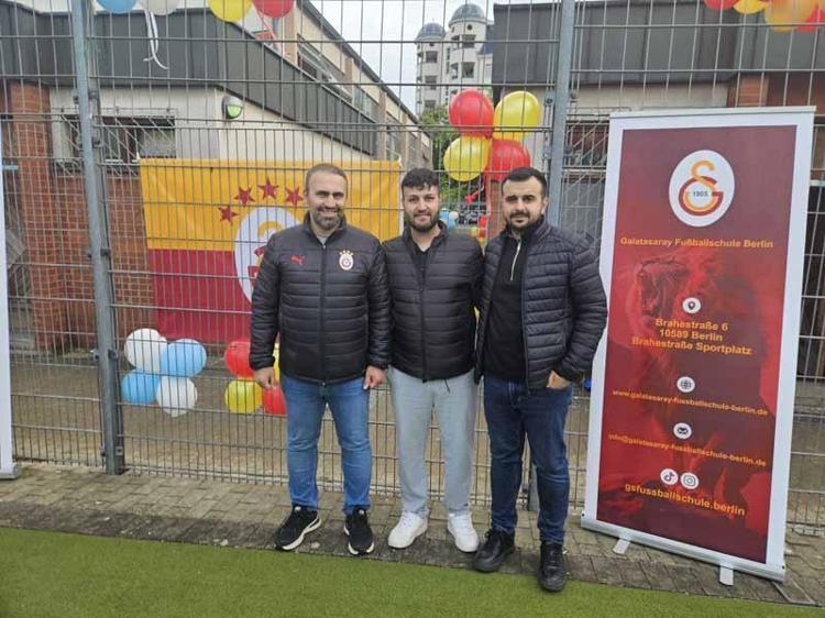 ALMANYA’DA İLK KAMP MERKEZİ YOLDA