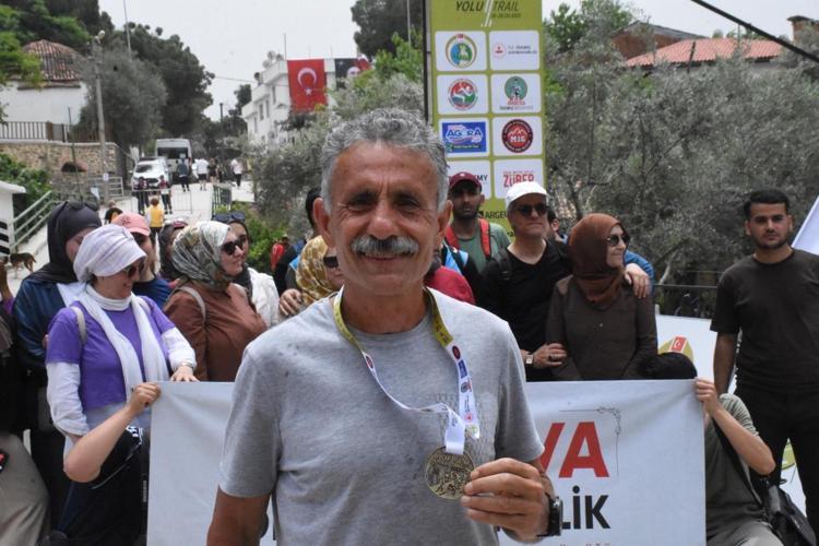 GÜZERGAHTA BEN DE YAKLAŞIK 20 KİLOMETRE YÜRÜDÜM