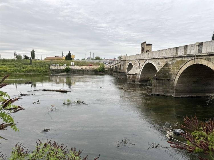 ‘YER ALTI SU KAYNAKLARINI KULLANILAMAZ HALE GETİRDİK’