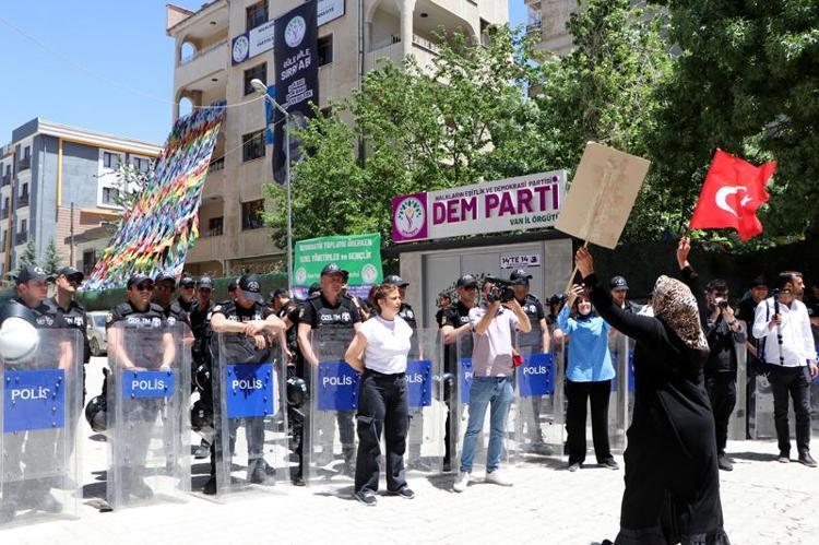 ANNELER ARTIK AĞLAMASIN