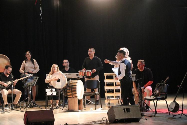 ‘ÇOK EĞLENİYORUZ’