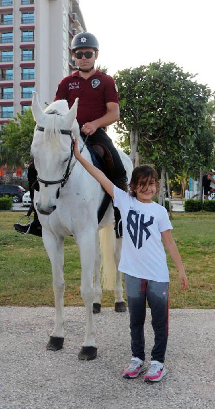 ‘SAHİLDE GÖREV YAPTIĞIMIZDA VATANDAŞLAR GÜVENLİK KONUSUNDA ENDİŞE ETMİYOR’
