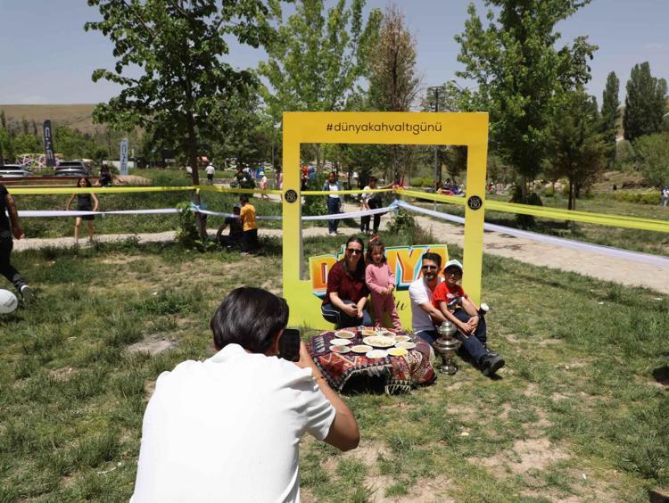 KAHVALTIDA GUİNNESS REKORLAR KİTABI’NA GİRDİK