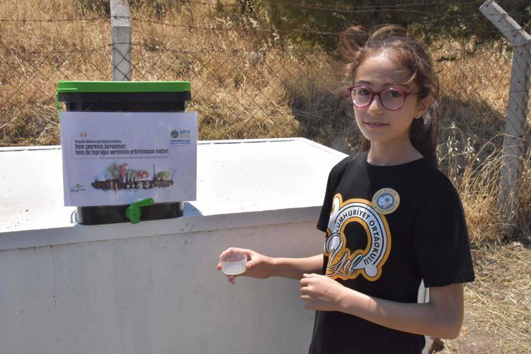 ATIKLARIMIZI VE ÇÖPLERİMİZİ AZALTIYORUZ