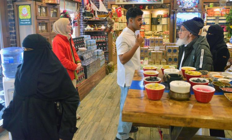 ‘ACI BİBERDEN DE REÇEL OLUYORMUŞ’