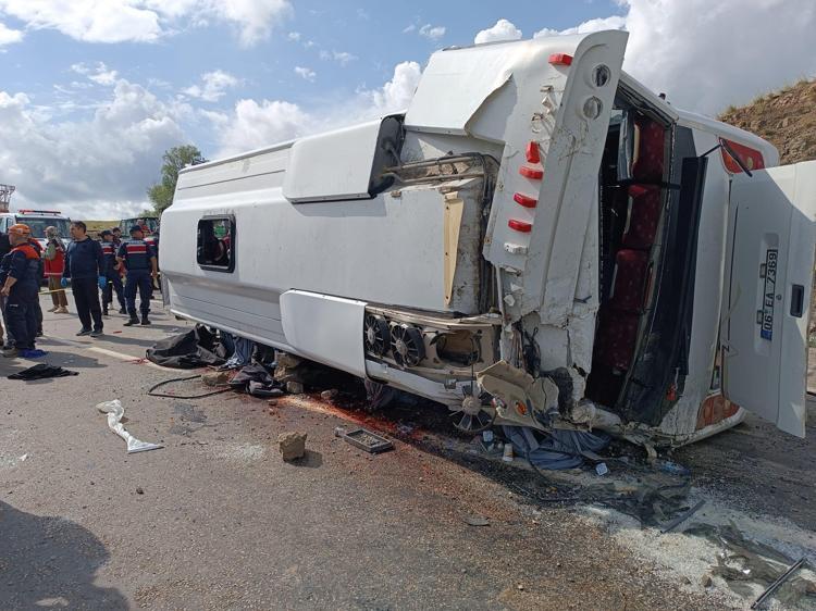 VALİ ÖZKAN: 2 VATANDAŞIMIZ VEFAT ETMİŞ, 15 VATANDAŞIMIZ YARALANMIŞTIR