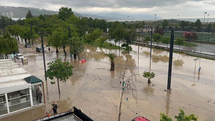 YAĞMURUN HASARI HAVADAN GÖRÜNTÜLENDİ