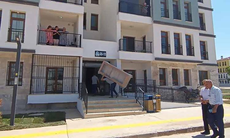 ANAHTARLARINI TESLİM ETTİK