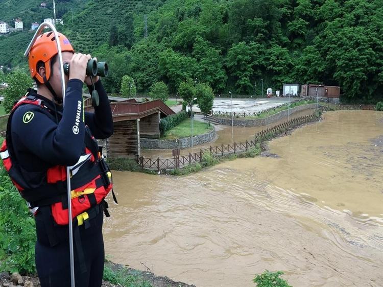 400 METRE MESAFEDE EŞOFMANLARINI BULDUK