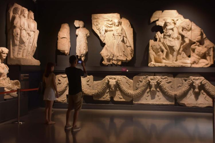 SELÇUK GEÇEN YIL 3 MİLYON 300 BİN TURİST AĞIRLADI