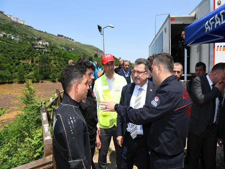 BAŞKAN GENÇ: TEMİZLİK ÇALIŞMALARI BU AKŞAM TAMAMLANACAK