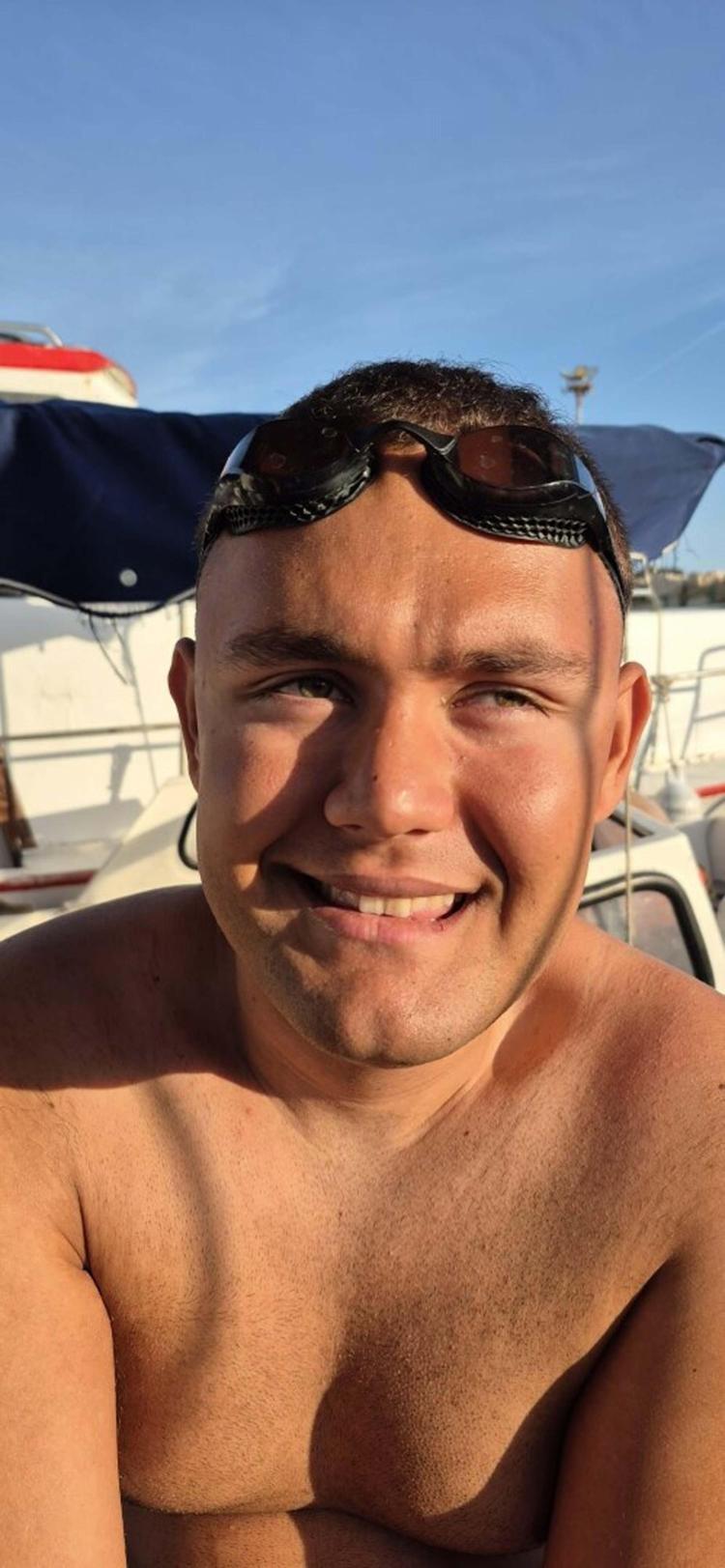 TÜRK BAYRAĞINI DALGALANDIRACAĞIM