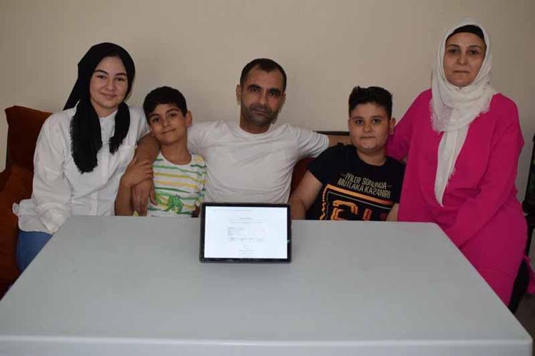 SADECE EVDE ALMIŞ OLDUĞU EĞİTİMLERLE BU BAŞARIYI SAĞLADI