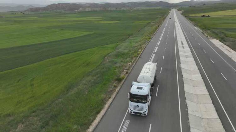 SÜRÜCÜLERE MÜZİKAL BİR YOLCULUK SUNUYORUZ