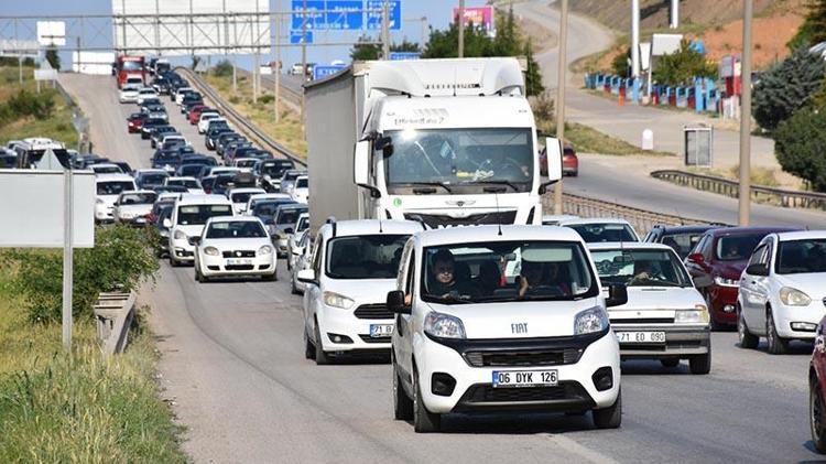 Tatilcilerin dönüş yoğunluğu başladı 1 6845b7f4e6619ed9c5ffa47c