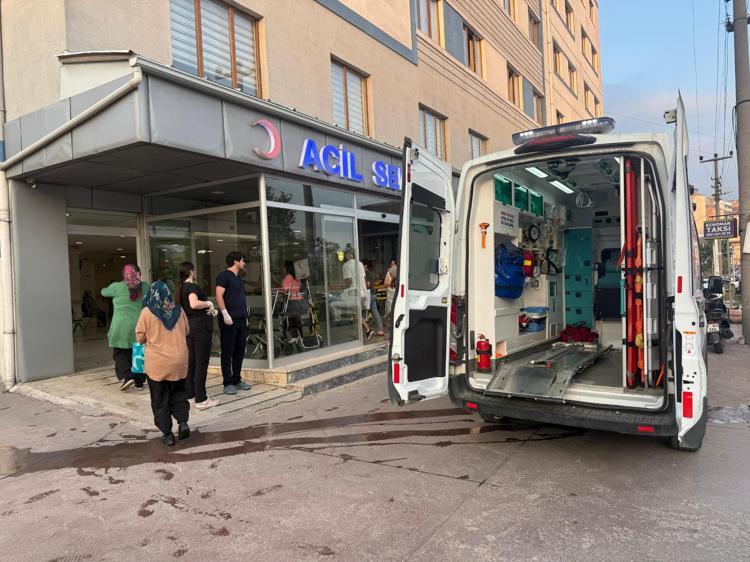 BELEDİYE PERSONELİ HASTANEYE AKIN ETTİ