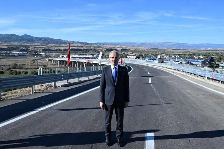YAP-İŞLET-DEVRET MODELİYLE HAYATA GEÇİRİLEN YOLLARDAN 5,5 MİLYON ARAÇ GEÇTİ
