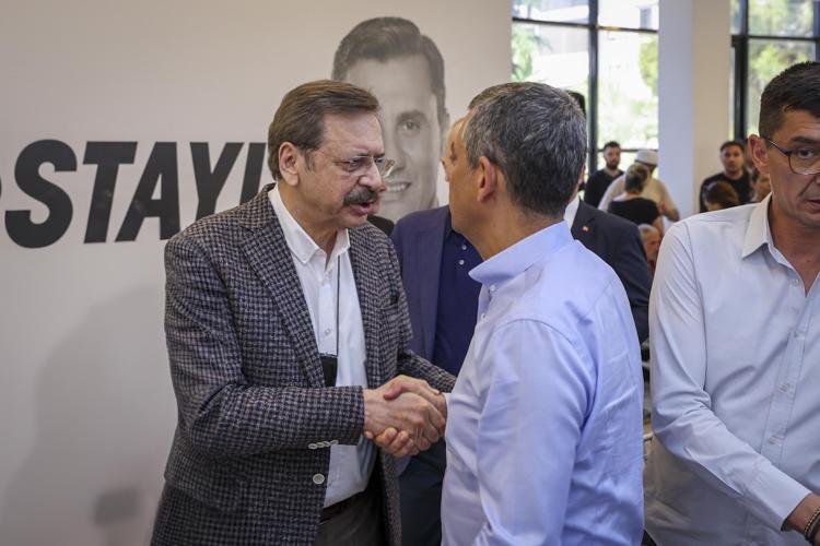 2 ŞÜPHELİ ADLİYEDE