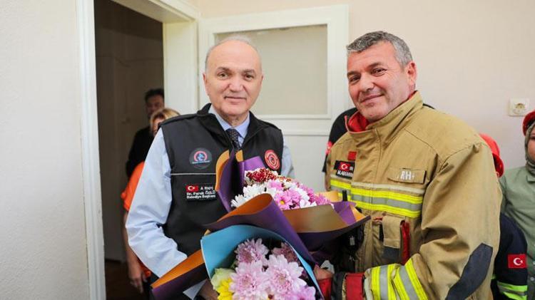FARUK ÖZLÜ DE İTFAİYECİLERİN BABALAR GÜNÜNÜ KUTLADI
