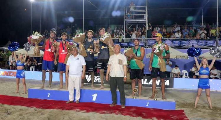 ERKEKLERDE ŞAMPİYON ÇEKYA