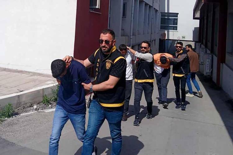 OPERASYONLA YAKALANDILAR