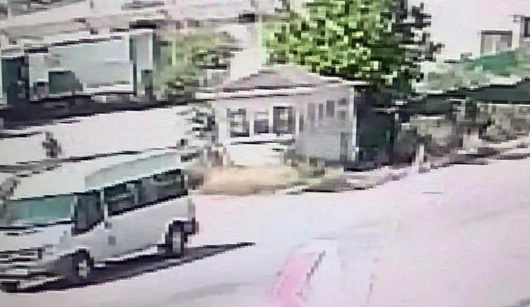 MUHTAR VE GÖREVLİLERLE TARTIŞTI