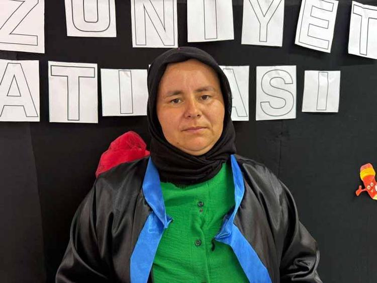 BİZ KÖR YAŞAMIŞIZ RESMEN