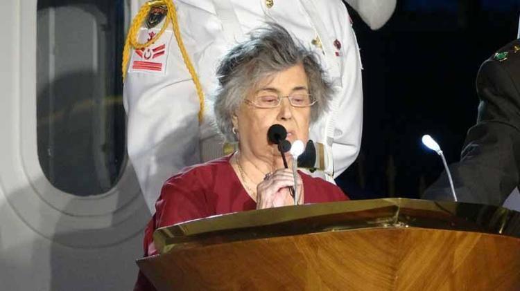 ŞEHİT MEHMET ANITINA ÇELENK BIRAKTILAR