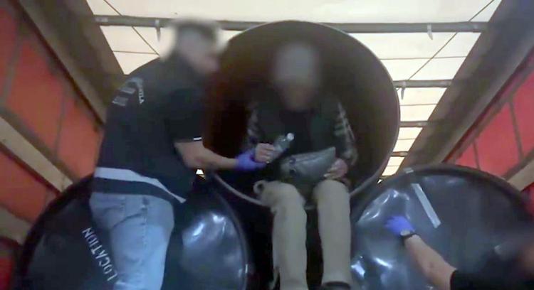 YURT DIŞINA KAÇMAK İÇİN ANLAŞMIŞ