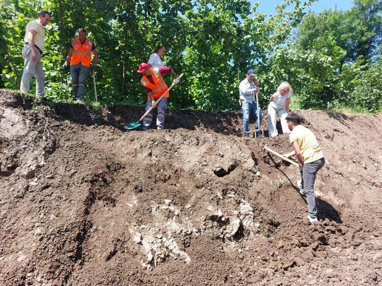 KEMİK PARÇALARI ÇIKTI