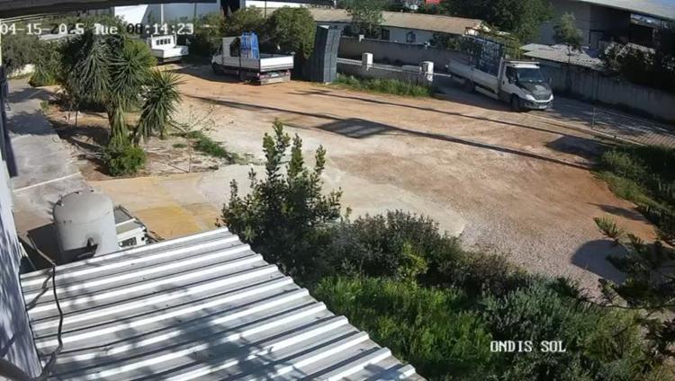 GÜVENLİK KAMERASINA YANSIDI