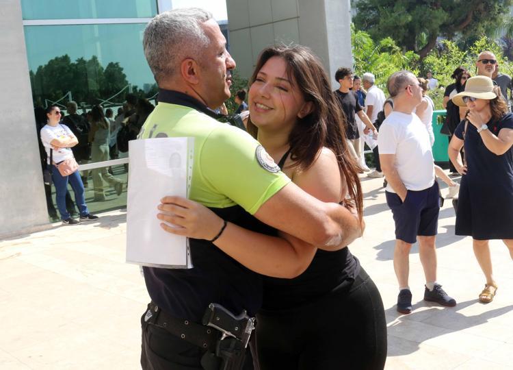 BÜTÜN ÇOCUKLARA BAŞARILAR DİLİYORUM