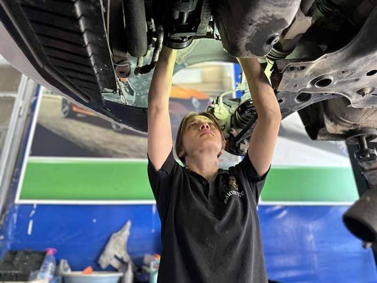 KADIN ELİ DEĞDİKTEN SONRA FARKLI OLDU