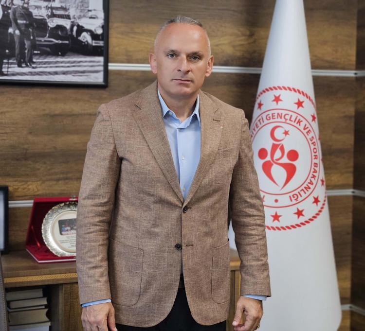 SİTELERİN HAVUZUNDA DA ANTRENÖRLÜ EĞİTİM