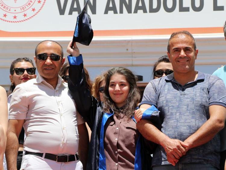 ELİF EYLÜL ARTIK YÜRÜYEBİLİYOR