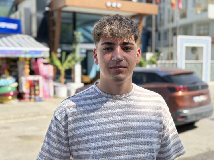 YANGIN MERDİVENİNDEN ODALARI TERK ETTİK