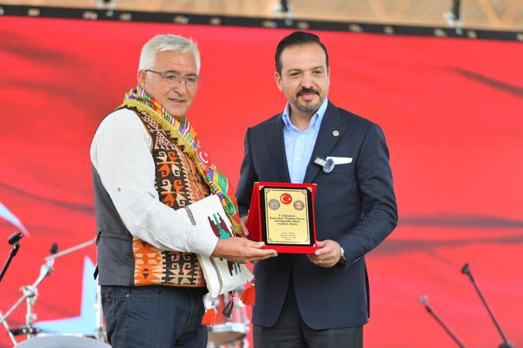 ‘GELECEĞİ İNŞA ETMEYE ADAY BİR TÜRK DÜNYASI VAR’