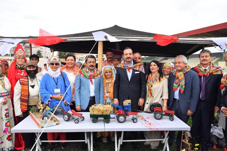 ‘KARACAKURT TÜRKMENLERİ, TÜRK TARİHİNİN OMURGASIDIR’