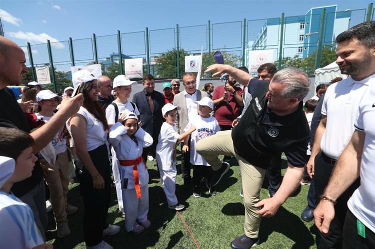 ‘TÜRK GENÇLERİ OLARAK HER ZAMAN ZALİMİN KARŞISINDA OLACAĞIZ’