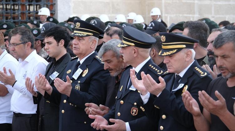 POLİS MEMURU ERGİN, SON YOLCULUĞUNA UĞURLANDI