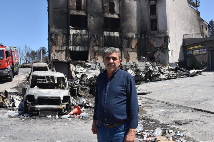 CAMLARI KIRIP, UZAKLAŞTIRMAYA ÇALIŞTIK