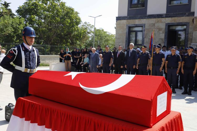 ÖZKAN İÇİN TÖREN